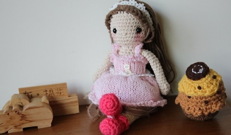 手鉤玩偶 生日禮物 小美娃娃 粉紅蓬蓬裙小禮服洋裝 - 玩偶/公仔 - 聚酯纖維 粉紅色