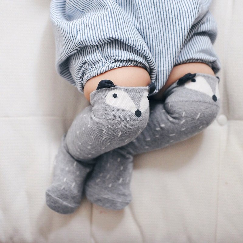 [Korea made] Mi Star MiniDressing- playful raccoons children elastic stockings | anti-slip socks | Children's socks - ผ้ากันเปื้อน - ผ้าฝ้าย/ผ้าลินิน สีเทา