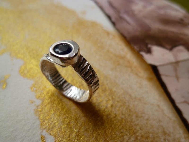 Strokes: Sapphire // 925 Sterling Silver Ring - แหวนทั่วไป - โลหะ สีเทา