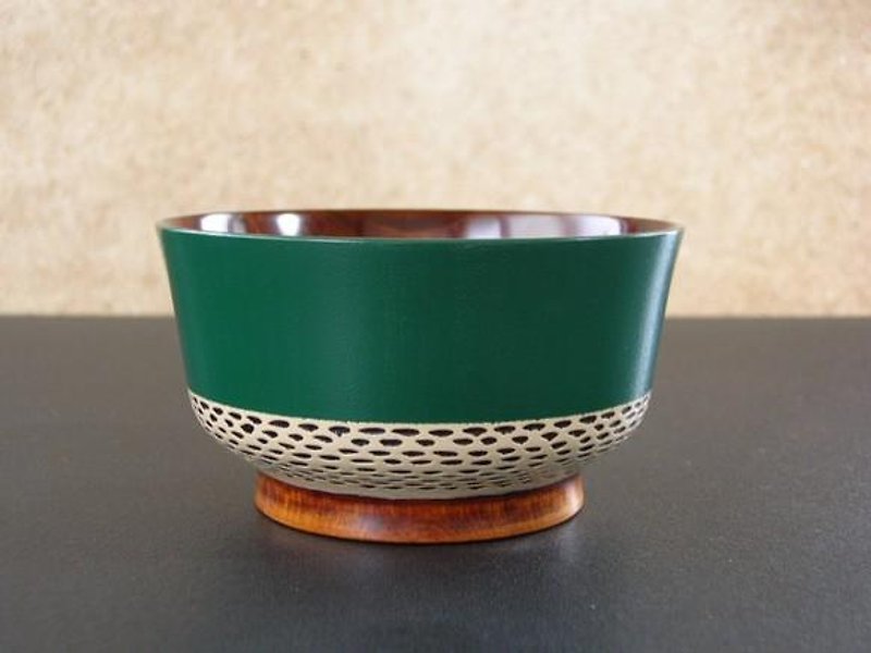 [Christmas gift] Small wooden bowl <Small bowl type> "Notch design" / green - Bowls - Wood Green