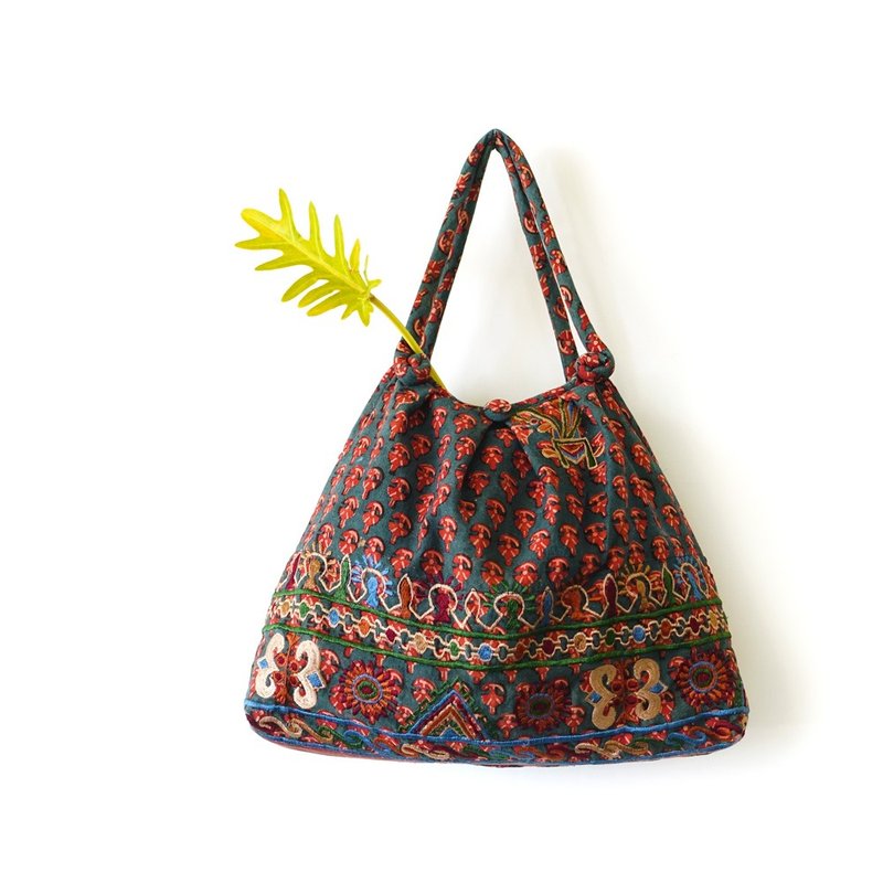 BajuTua /二手/ 民族風小紅點 刺繡手提小型水餃包 - Handbags & Totes - Cotton & Hemp Multicolor