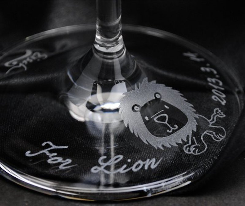710cc【MSA 會呼吸的酒杯】小獅子 德國Eisch水晶玻璃酒杯(快速醒酒杯) 玻璃雕刻 刻字酒杯 獅子座 - 酒杯/酒器 - 玻璃 黑色
