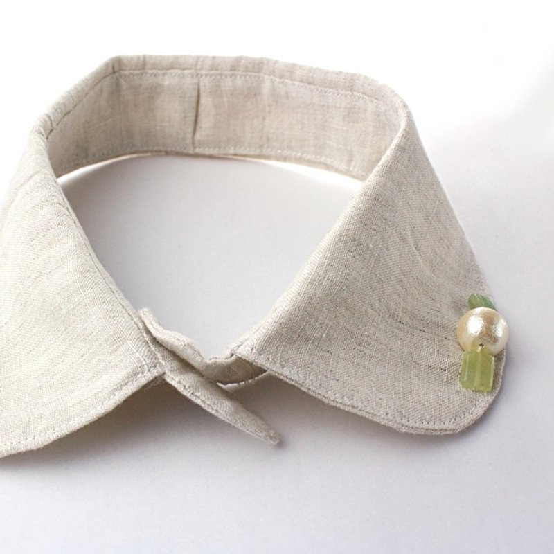 With collar (Pearl &amp; Stone) - Other - Other Materials White