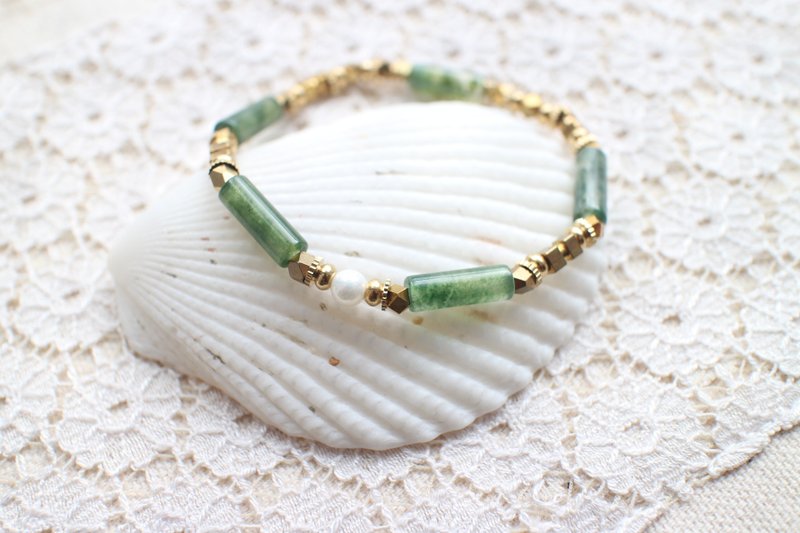 Fairy tales~Seaweed agate/shell/brass handmade bracelet - Bracelets - Other Metals Green