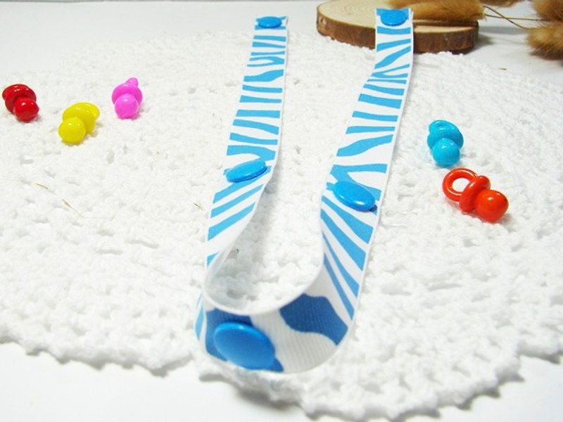 Cheerful. Baby stroller toy lanyard is anti-dropping, anti-dropping chain Sophie's good partner (zebra pattern_blue) - ผ้ากันเปื้อน - วัสดุอื่นๆ สีน้ำเงิน