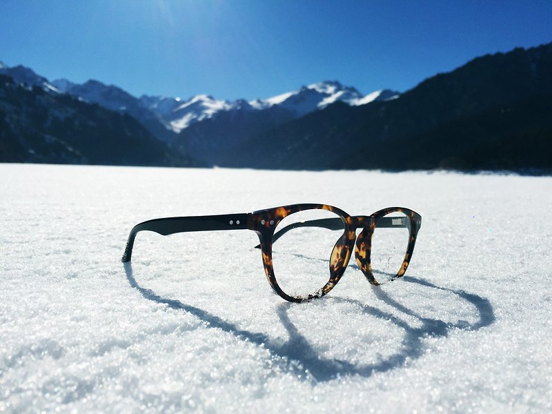 Optical Glasses│Handmade Acetate Eyewear│Tortoise Vintage Frame│2is P1053C2 - กรอบแว่นตา - วัสดุอื่นๆ สีนำ้ตาล