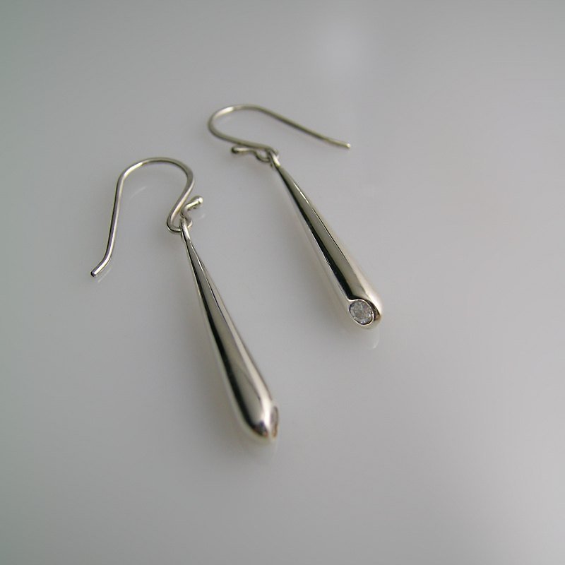 FUHSIYATUO geometric drop shape sterling silver earrings - ต่างหู - โลหะ ขาว
