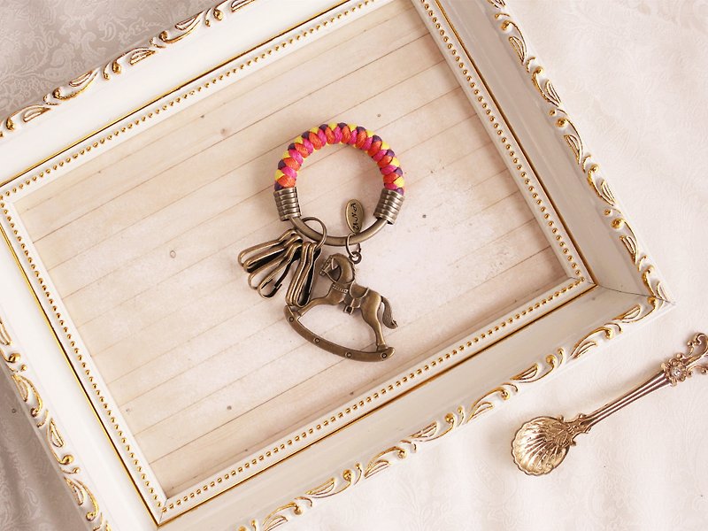 [Na UNA- excellent hand-made] key ring (small) 5.3CM bright pink + orange + yellow + purple + amusement park horse hand-woven wax rope hoop customization - Keychains - Other Metals Brown