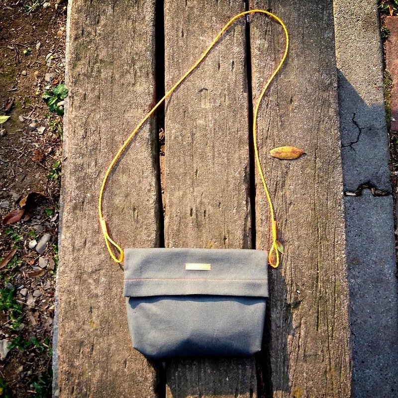 灰凹凹 - Messenger Bags & Sling Bags - Other Materials Gray