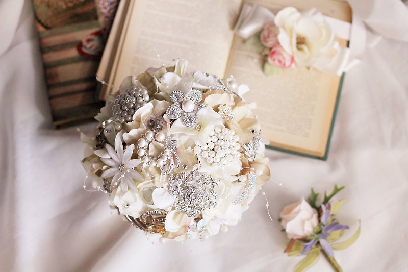 Simulation flower bouquet jewelry [series] Rhinestone / Crystal / Pearl - Plants - Other Materials Gold