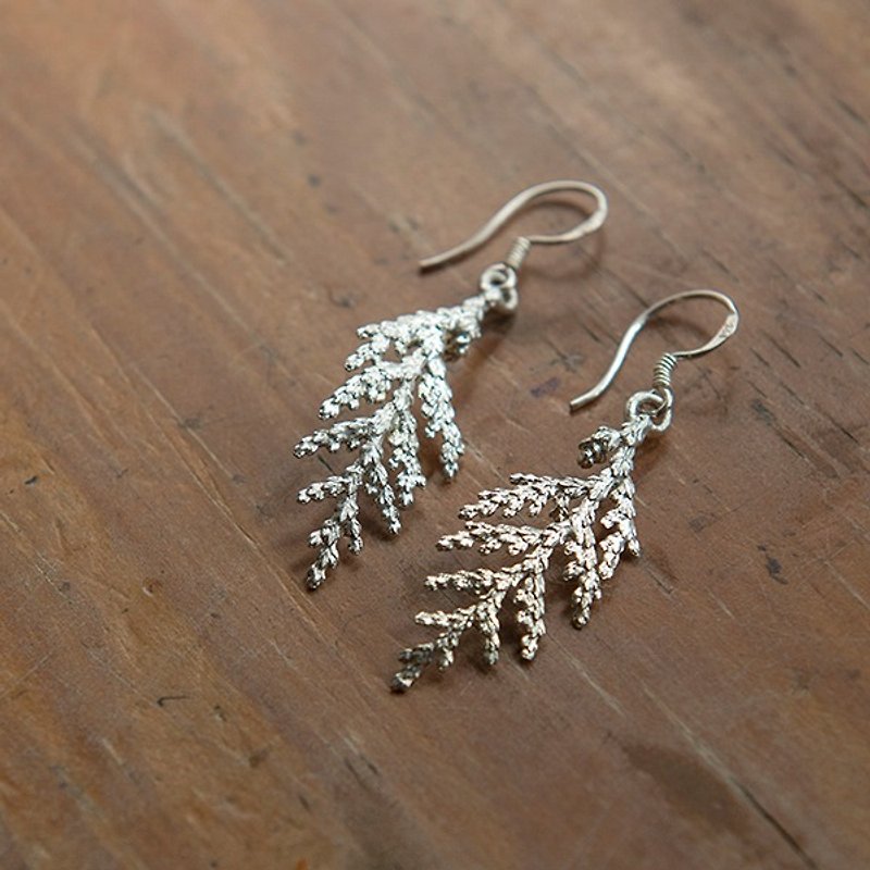 White leaf 925 silver earrings - ต่างหู - โลหะ ขาว