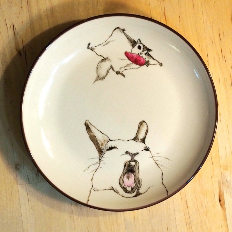 Wall decorative plate / dessert plate series - stolen carrots - Small Plates & Saucers - Other Materials Red