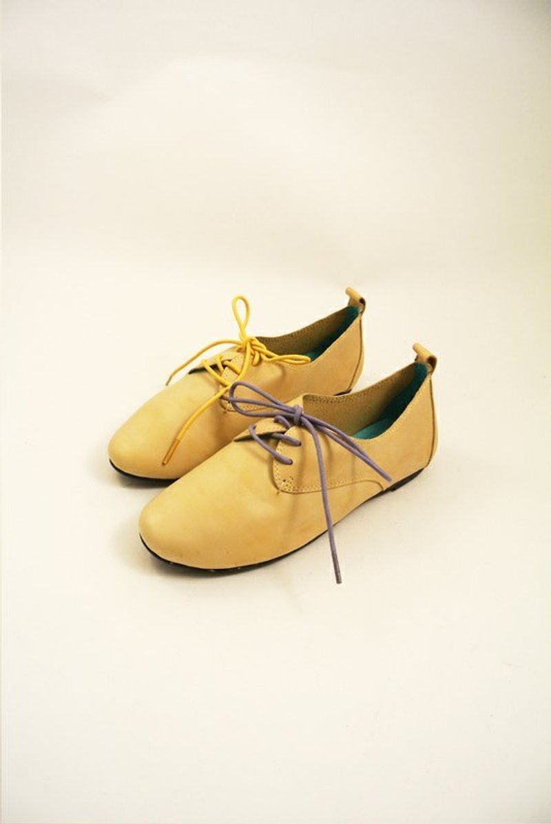 帶一顆蘋果到公園野餐．手牽手郊遊牛津(附贈一色鞋帶) - Women's Casual Shoes - Genuine Leather Yellow