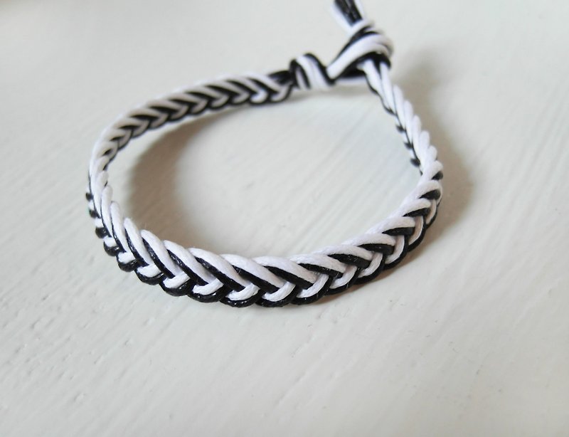 Grain / hand-woven bracelet - Bracelets - Other Materials Black