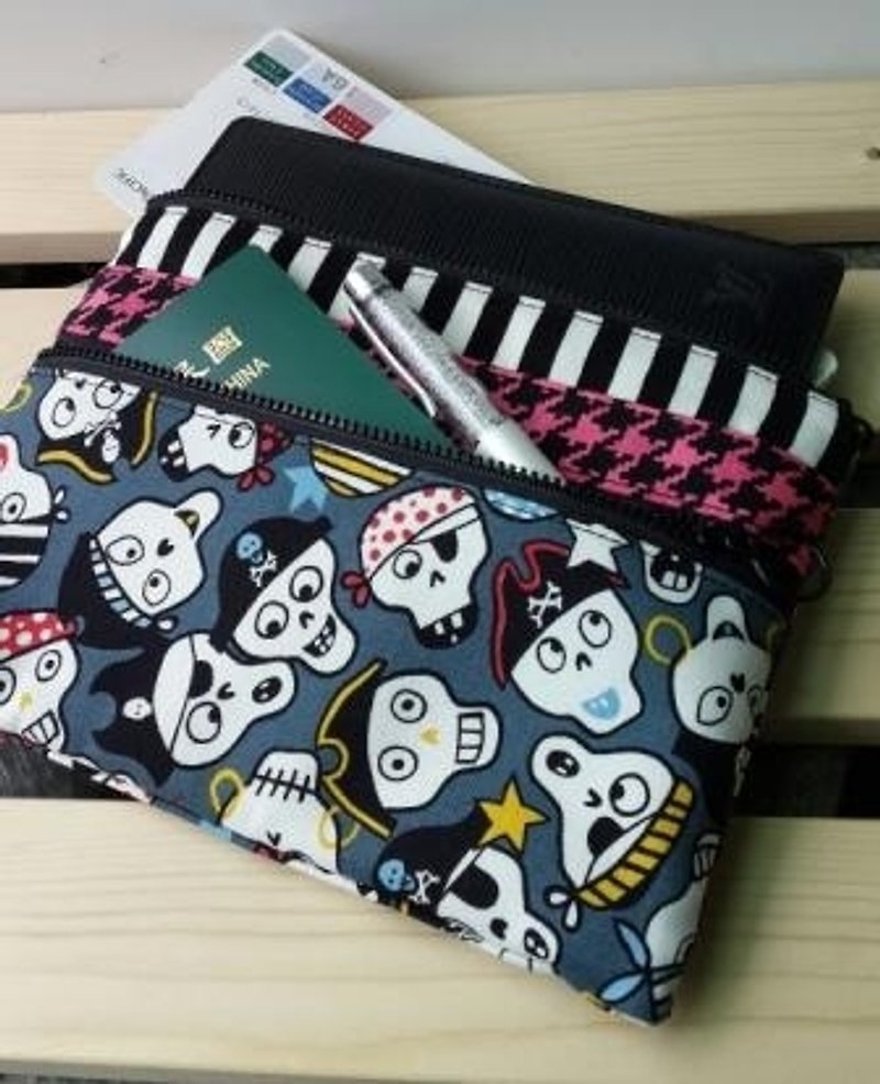 Love of Two Cities: Skull Double Open Zipper Multifunctional Universal Bag - Toiletry Bags & Pouches - Other Materials Multicolor