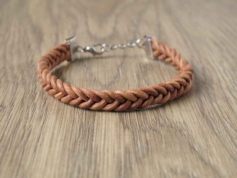 Simple style hand woven leather bracelet made rules (Brown) - สร้อยข้อมือ - หนังแท้ สีนำ้ตาล