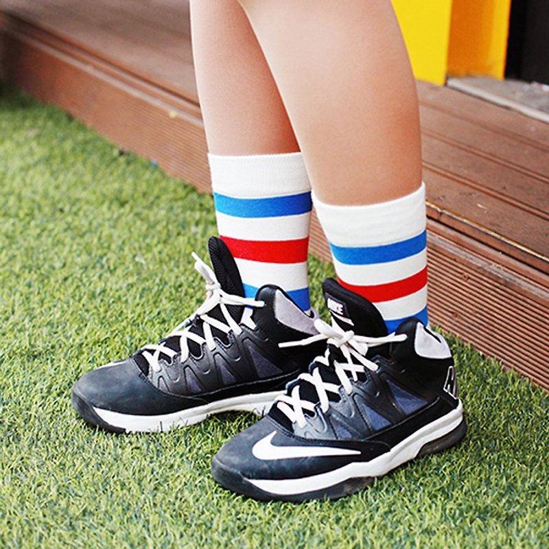 Organic Cotton Socks - Striped Series Clematis White Red and Blue Striped Mid-Socks (Men/Female) - ถุงเท้า - ผ้าฝ้าย/ผ้าลินิน ขาว