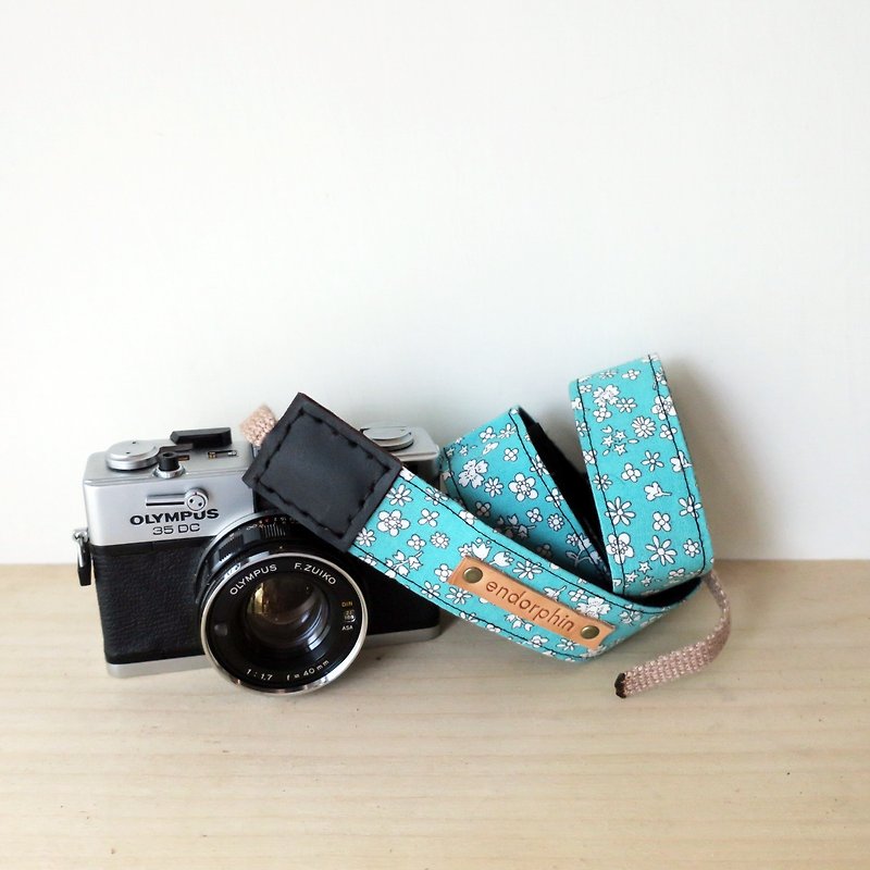ENDORPHIN handmade camera strap (garden collection -lakeside) - Camera Straps & Stands - Cotton & Hemp Multicolor