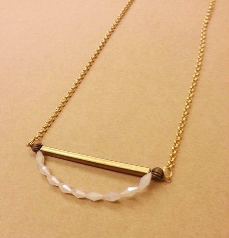 Korakuen KoraKuen Swing Circus [003] handmade white crystal necklace long swing - Long Necklaces - Gemstone White