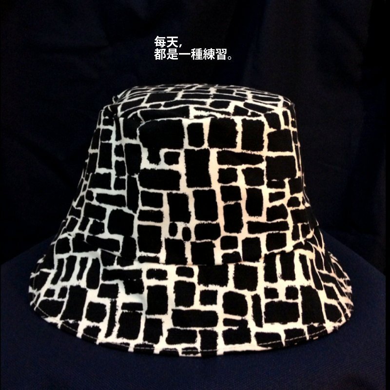 黑色迷宮 - 帽子 - 其他材質 黑色