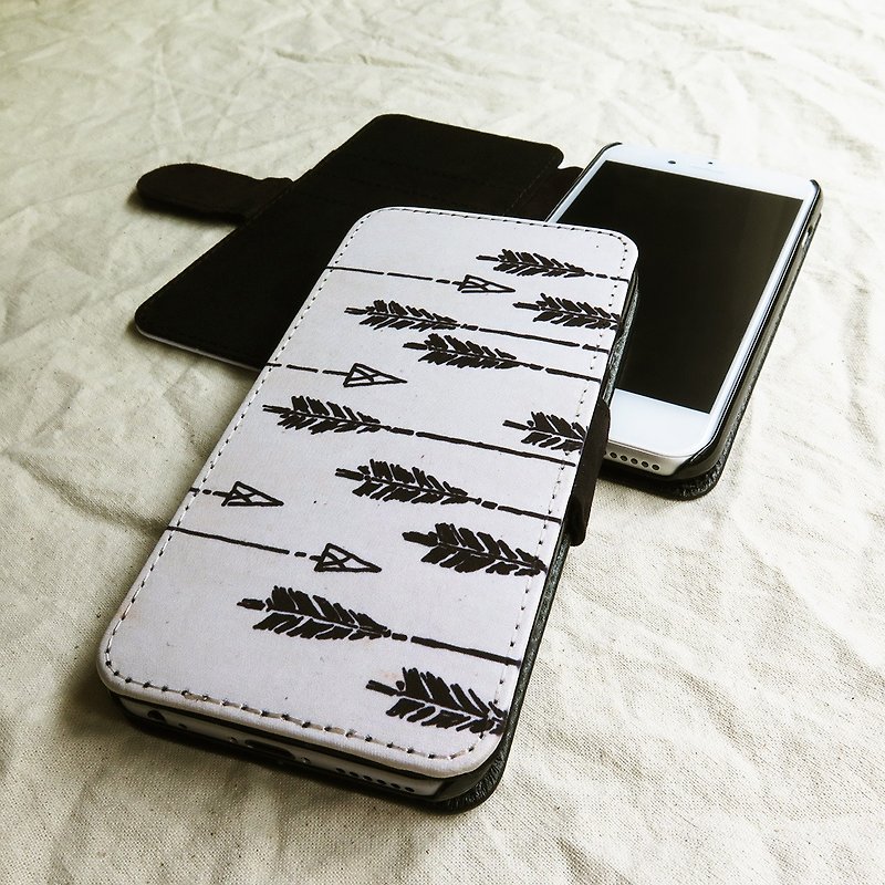 Tribal Arrows, - Designer,iPhone Wallet,Pattern iPhone wallet - เคส/ซองมือถือ - วัสดุอื่นๆ สีเทา