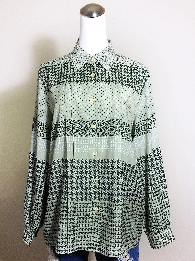 Ping-pong vintage [vintage shirt / green geometric plover vintage shirt] back quality selection of foreign VINTAGE - Women's Shirts - Other Materials Multicolor