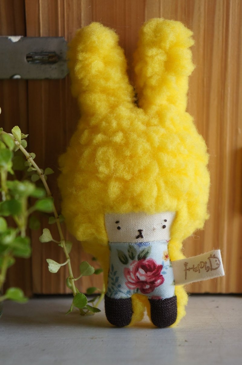 朵兒小兔-太陽藍天玫瑰王子 - 吊飾 - 其他材質 黃色