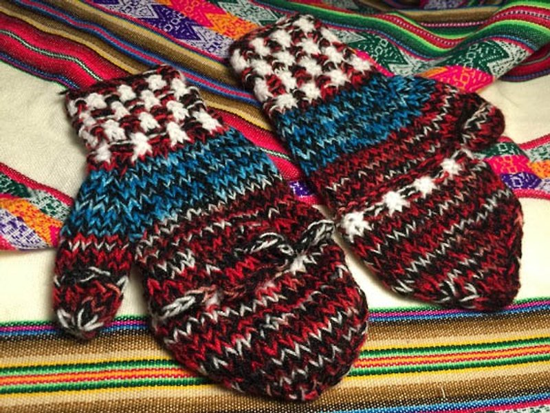 Peruvian handmade wool cap Gloves - Black Blue Red - ถุงมือ - วัสดุอื่นๆ หลากหลายสี