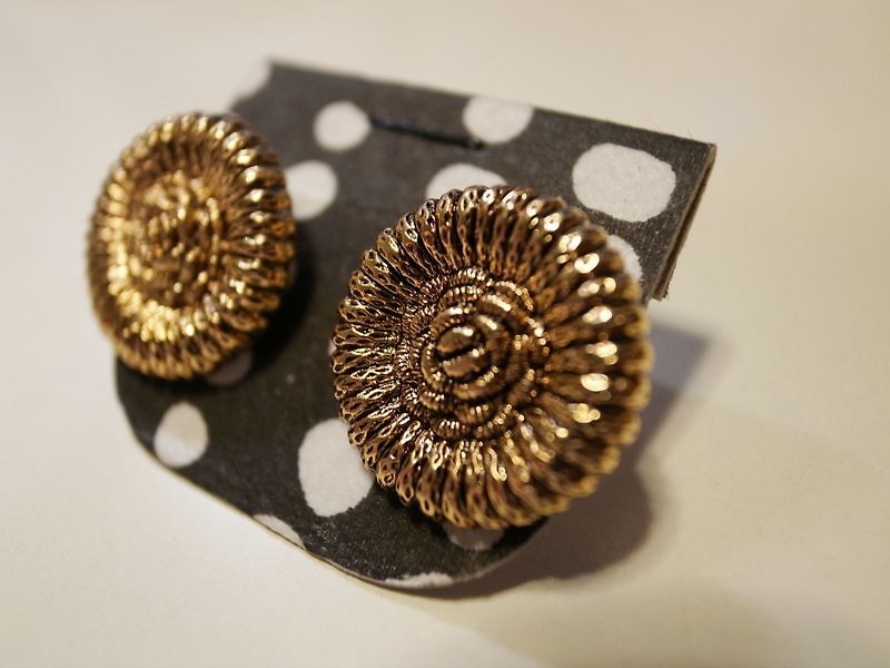 盛夏之花耳環 - Earrings & Clip-ons - Other Materials Gold