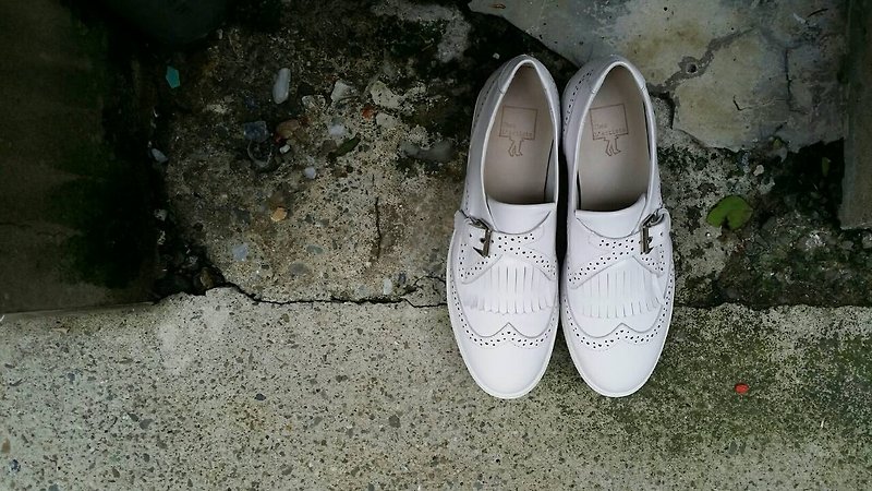 Painting # 960 || Munch run up carved Munch shoes small thick 3 cm high white || - Women's Oxford Shoes - Genuine Leather White