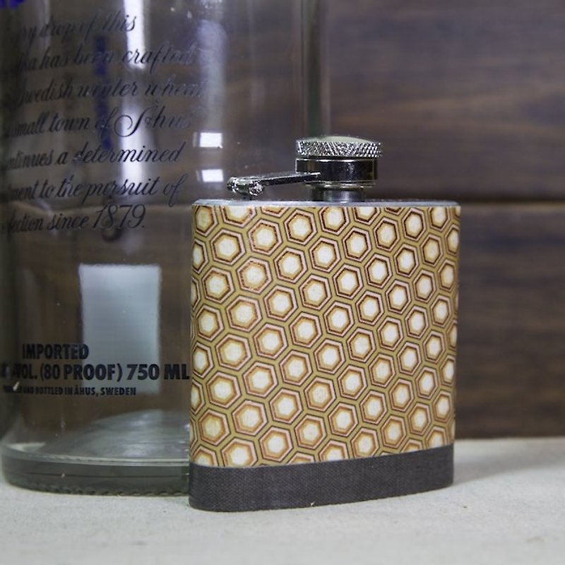 Golden Honey Comb Pocket Flask (3oz) - อื่นๆ - วัสดุอื่นๆ สีส้ม
