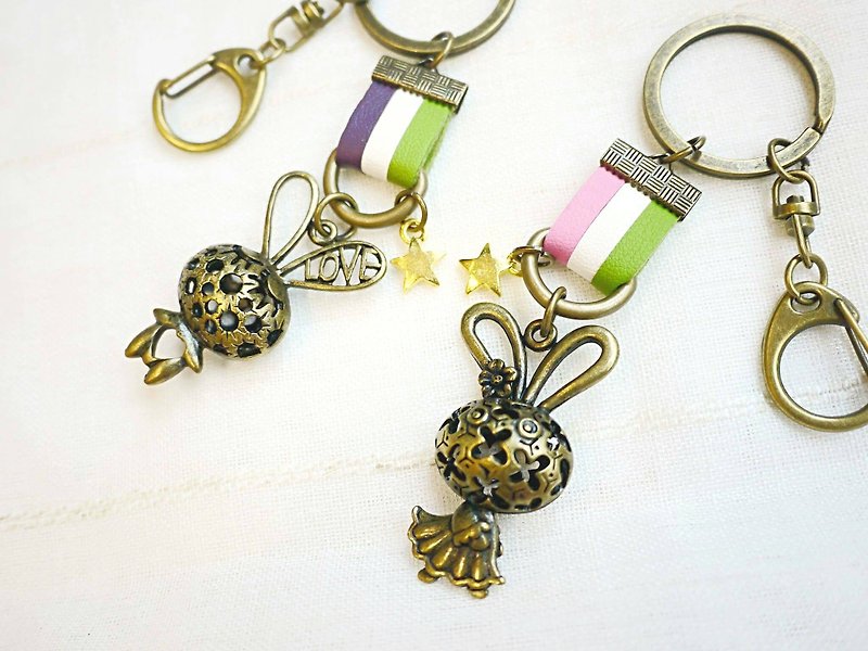 Paris*Le Bonheun. Happiness hand made. Hollow key ring in nugget leather. Lovers Bunny - Keychains - Other Metals Multicolor