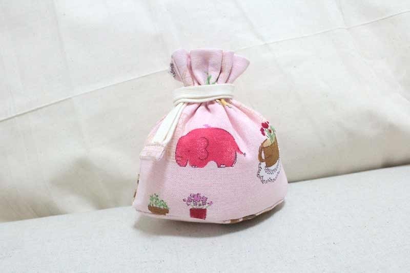 Mini drawstring pocket with bottom-pink bear flower shop - Coin Purses - Other Materials Pink