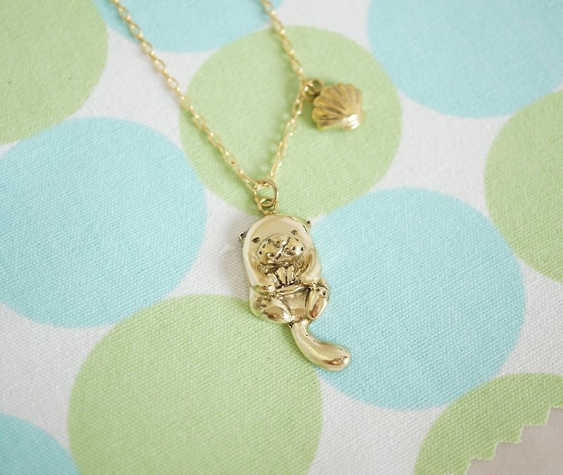 [ Cami Handicraft ] Otters with Shell Brass Necklace, Handmade Necklace - สร้อยติดคอ - โลหะ สีทอง