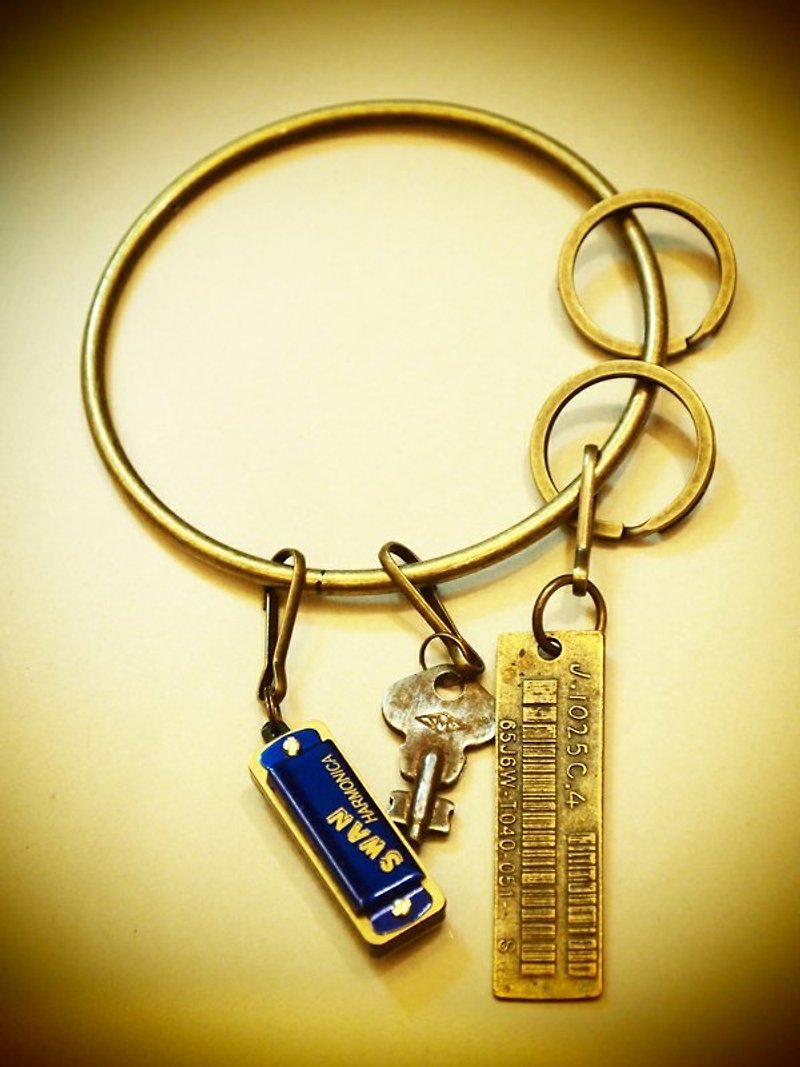 Going home late at night I am not afraid of Key chain American small key + barcode brand - อื่นๆ - วัสดุอื่นๆ สีทอง
