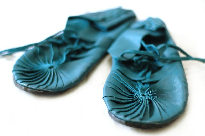 手工真皮平底鞋 {24-24.5cm綠藍} - Women's Casual Shoes - Genuine Leather Blue