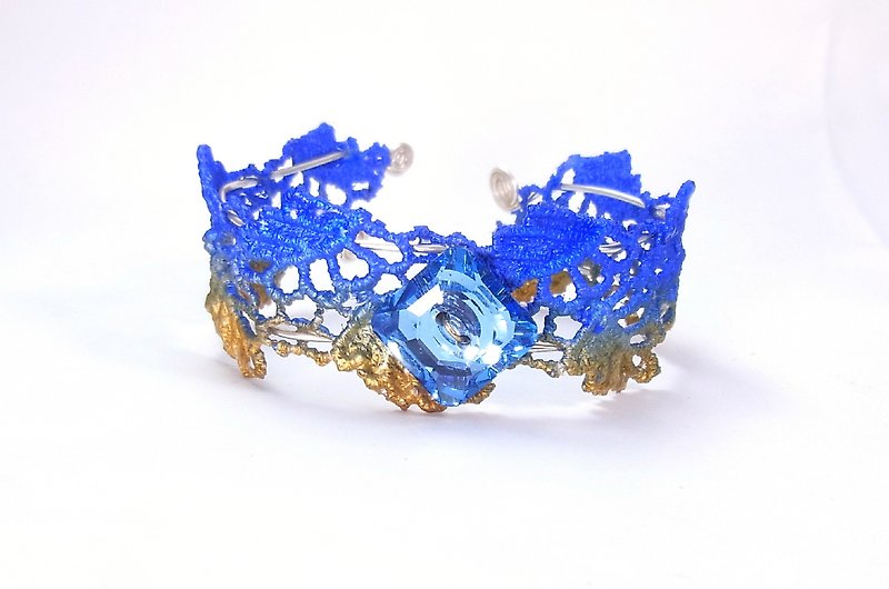 Van Gogh design models bracelet - สร้อยข้อมือ - งานปัก 