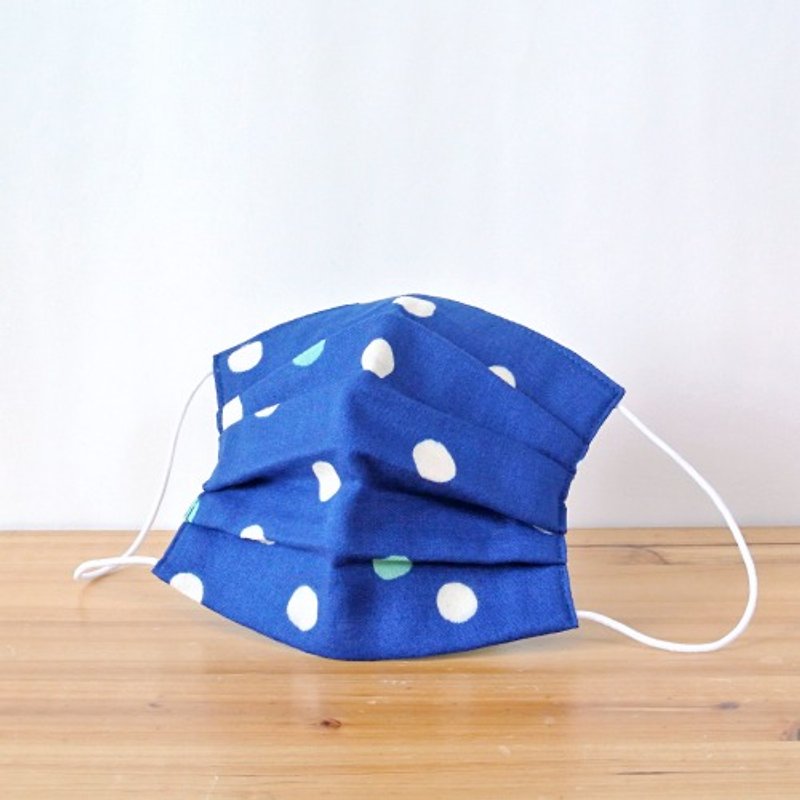 可洗滌、舒適且可愛的手工立體口罩 Dot Blue 環保 手工製作純棉 | TEMARIYA - 口罩/口罩收納套 - 棉．麻 藍色