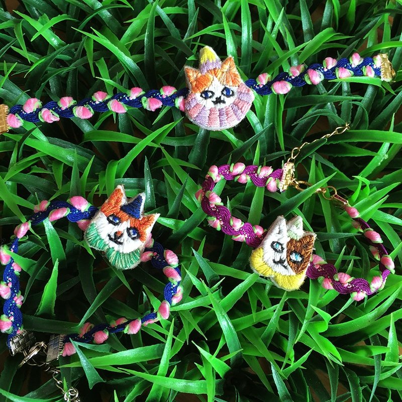 C'est trop Mignon\\手作刺繡*趴踢阿貓手鍊(黃色圓領阿貓) - 手鍊/手環 - 繡線 咖啡色