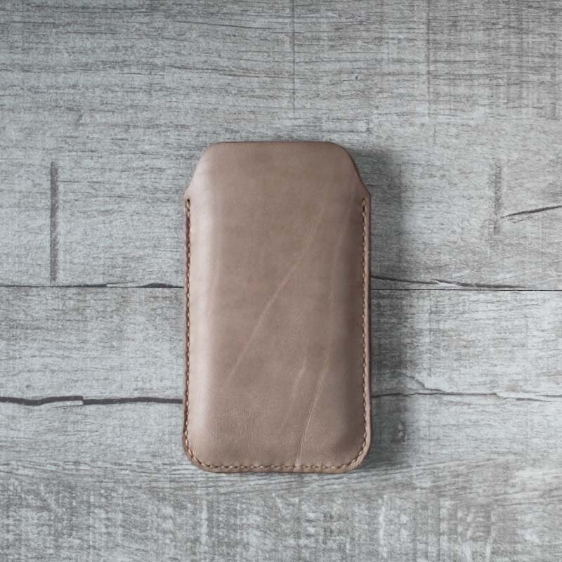 khaki gray natural genuine leather iphone 5 sleeve pouch case Custom Initials - เคส/ซองมือถือ - หนังแท้ สีเทา