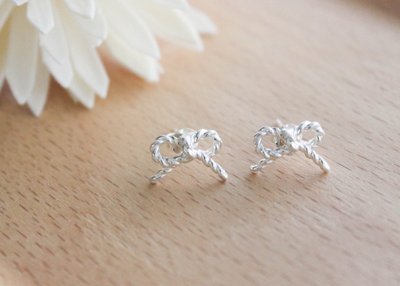 Spring and Summer Romance-Twist Sterling Silver Earrings - ต่างหู - โลหะ สีเทา