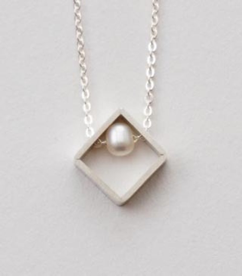 簡約設計珍珠方框純銀項鍊 - 項鍊 - 珍珠 白色
