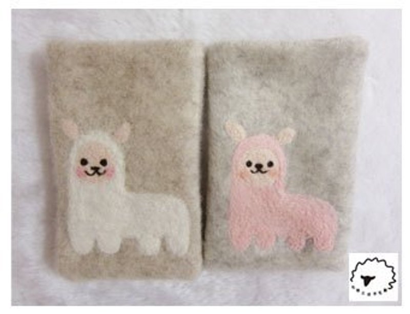 Mud horse / alpaca wool felt mobile phone cover patterns are all New Zealand wool can be customized with color can be free - อื่นๆ - ขนแกะ 