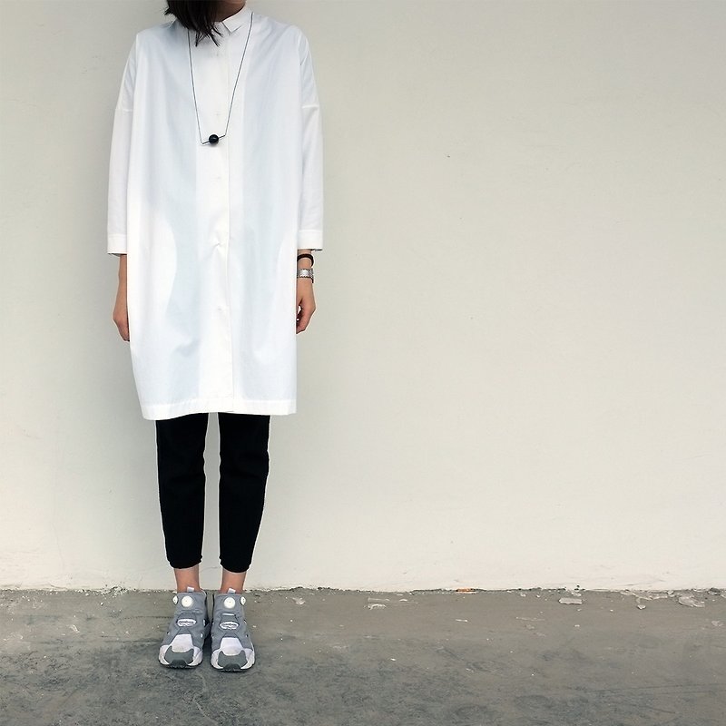 Gao fruit / GAOGUO original designer brand new women's minimalist silhouette wild white shirt and windbreaker jacket - Women's Blazers & Trench Coats - Other Materials White