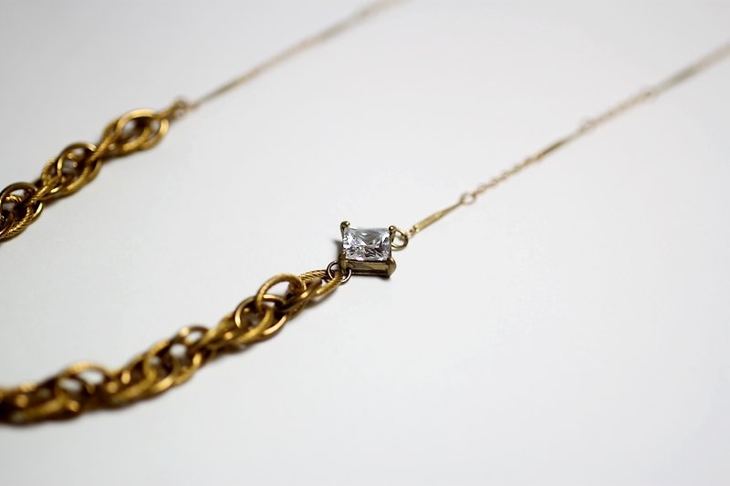 Winky zircon retro twist brass geometric modeling long chain necklace / short-chain / clavicle chain - สร้อยคอทรง Collar - โลหะ สีทอง