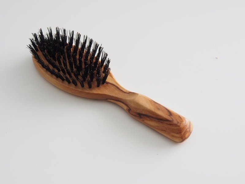 Redecker_ round pig hair olive wood comb - Other - Wood Brown