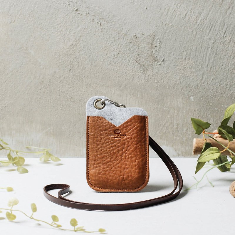 【icleaXbag】 Leather handmade ID card holder DG07 - ที่ใส่บัตรคล้องคอ - หนังแท้ สีนำ้ตาล