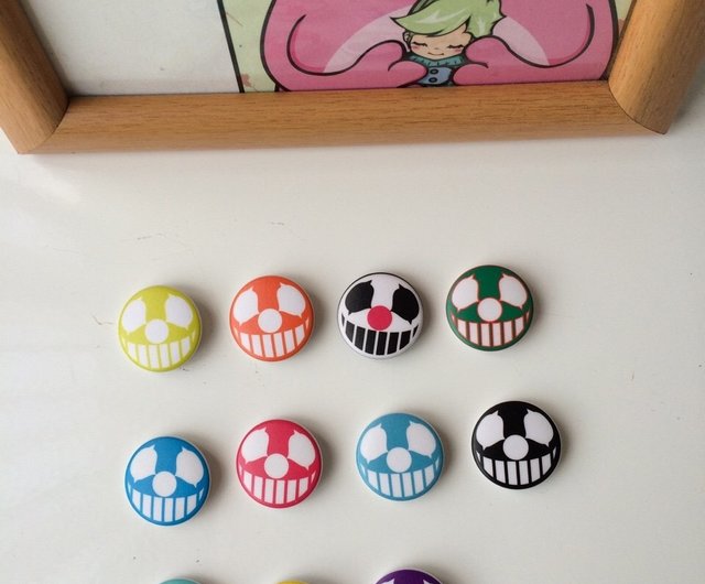 Jokerman オリジナルイラスト色の小さなワッペン にっこりシリーズ マルチカラーオプション ショップ Jokerman バッジ ピンズ Pinkoi