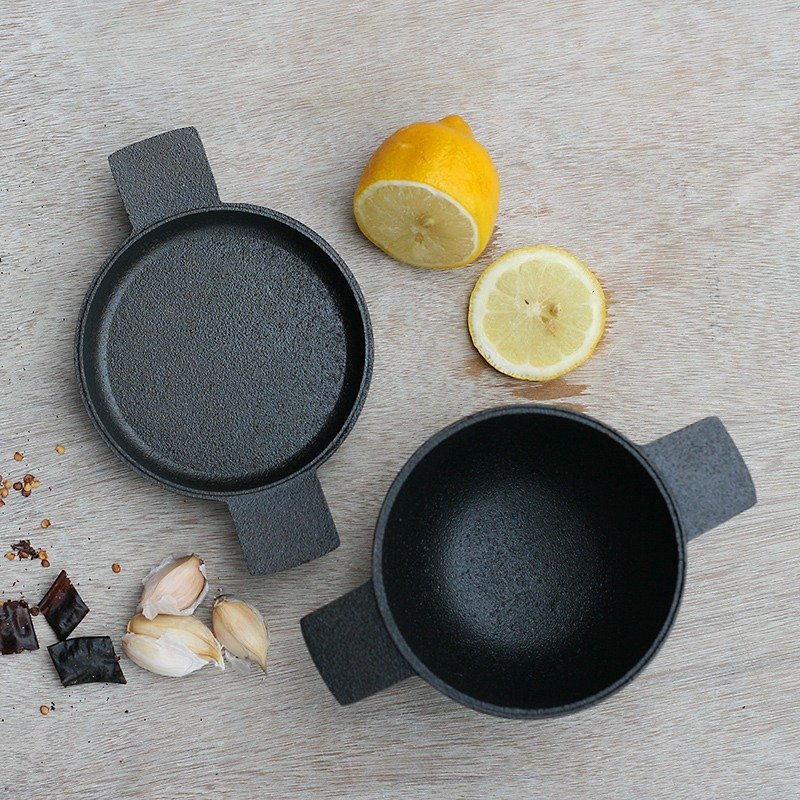 Swedish SKEPPSHULT mini cast iron pot 0.5L + mini pan 12cm - Cookware - Other Metals Black