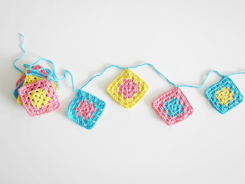 Home decoration crochet bunting retro style small square GRANNY SQUARE - Wall Décor - Other Materials Blue